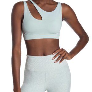 ALO YOGA Peak Asymmetrical Sports Bra Cloud Size M